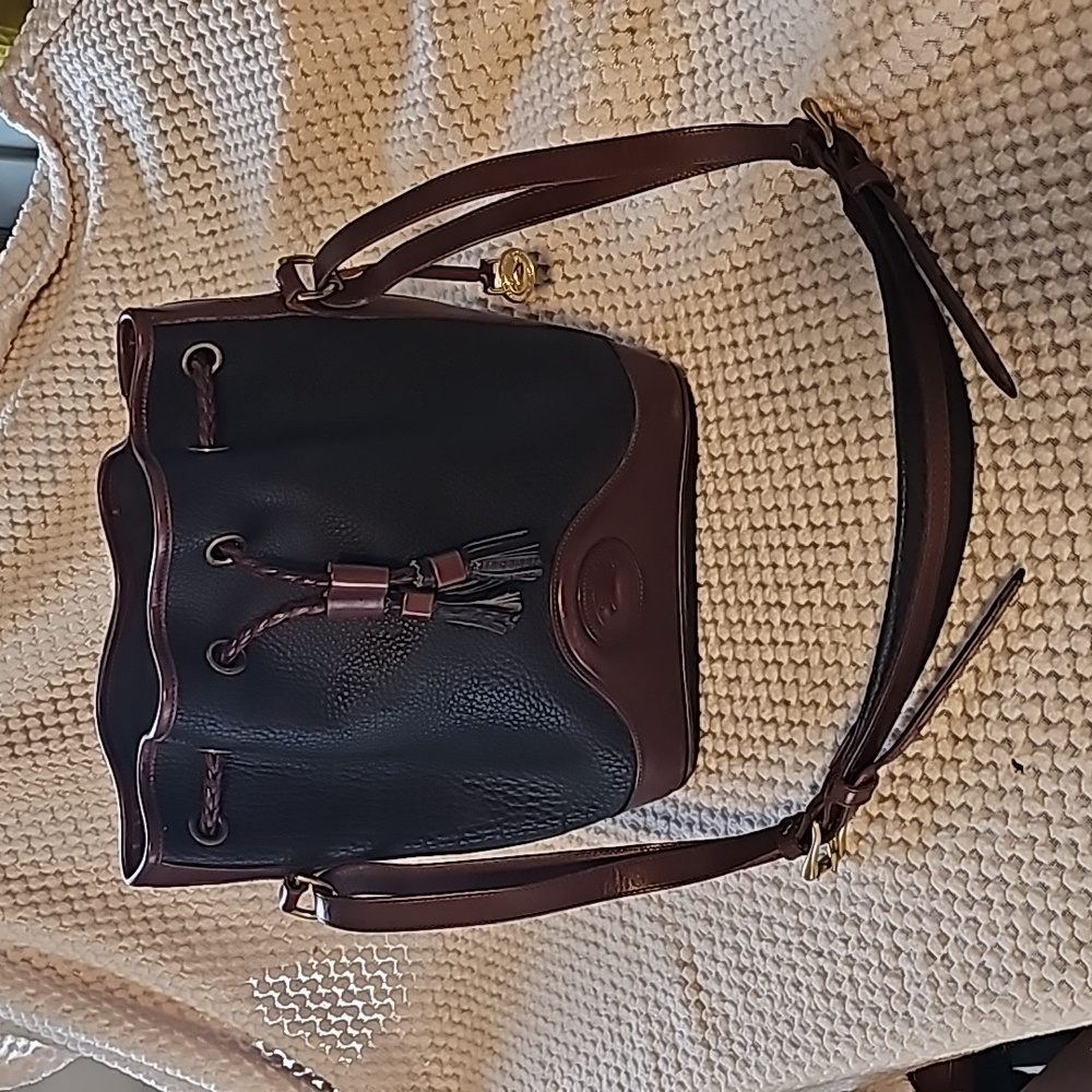 Vintage Dooney & Bourke tassel bucket shoulder bag
